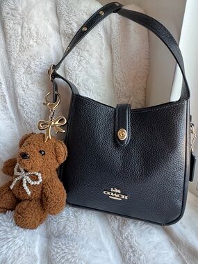 Coach Hadley Black Pebbled Leather Convertible /Crossbody Bag | Turnlock
 🖤🧸